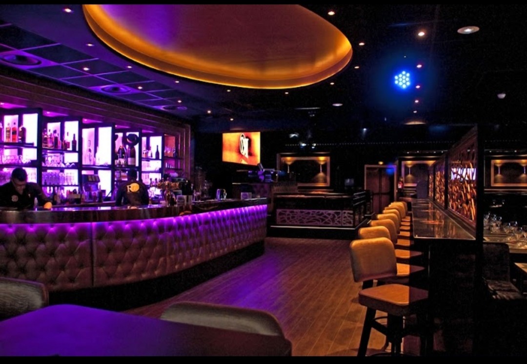Restaurant+ Nightclub au R7