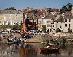 Tablées des vignerons et banda à Bergerac
