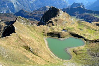 LES PYRENEES   connaissance du monde