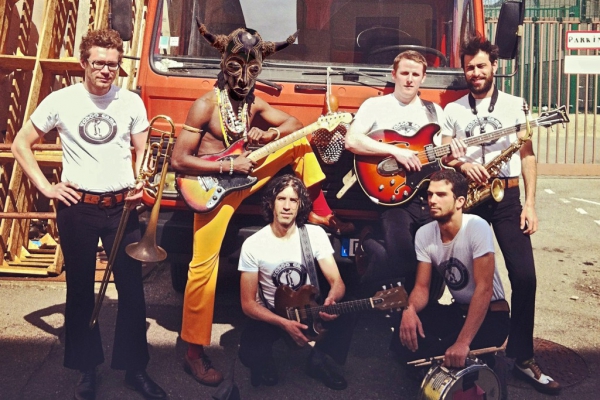 Un singe en été à Mayenne : Vaudou Game