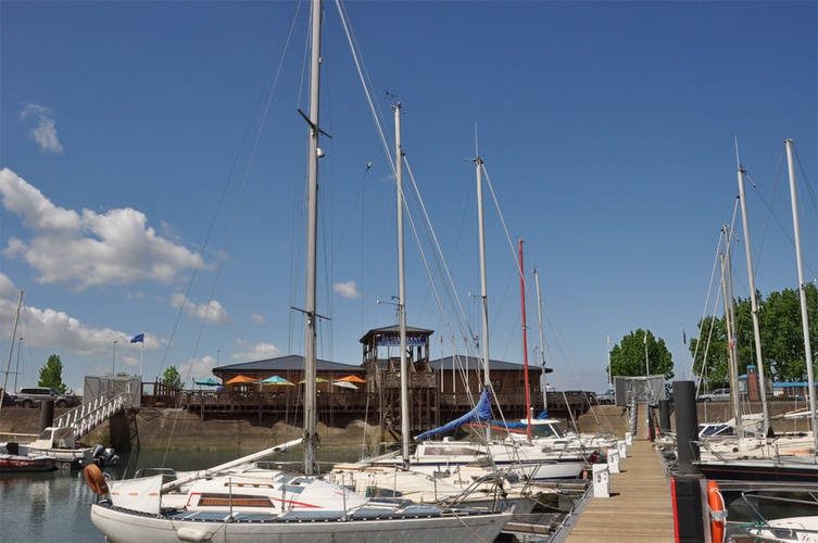 Resto de l'amitié, sur le littoral