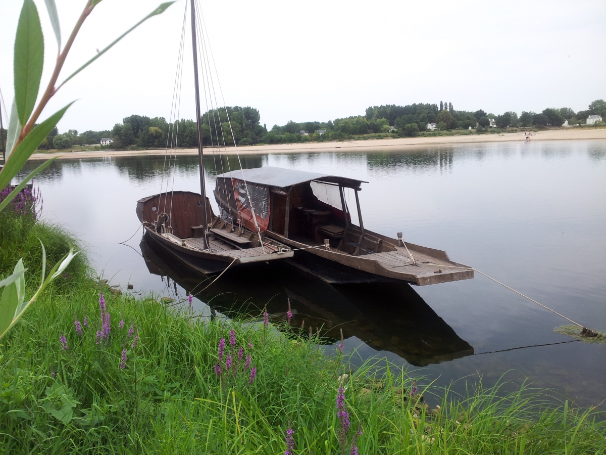 Rencontre autour d'un pique-nique sur les bords de Loire.