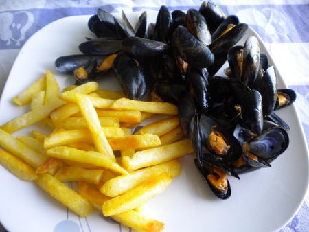 MOULES FRITES à VOLONTE .... Vendredi 25 janvier
