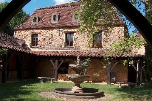 Maison de caractère Le Buisson de Cadouin pour week-end du 30.05 au 02.06.2019