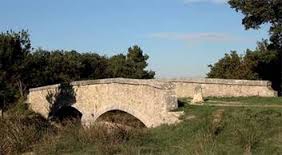 Promenade à partir du Pont Romain à Eygalières