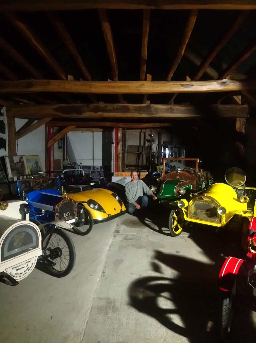 Conduite de voitures de collections, de karting et de triporteurs