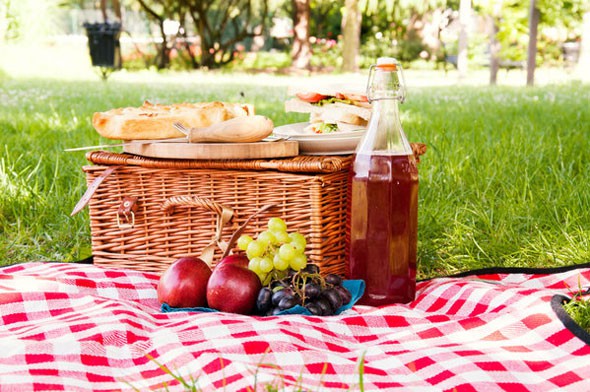 Apéro - pique-nique sur l'herbe et .... balade