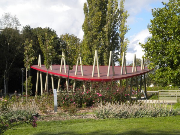Jeux au parc Roseraie: Boules ou Molky