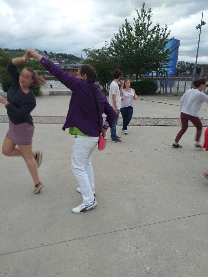 ON DANSE   SWING LINDY HOP SUR LES   QUAIS RG