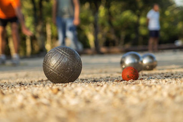 Apres midi jeux Molky pétanque et jeux de cartes ou balade