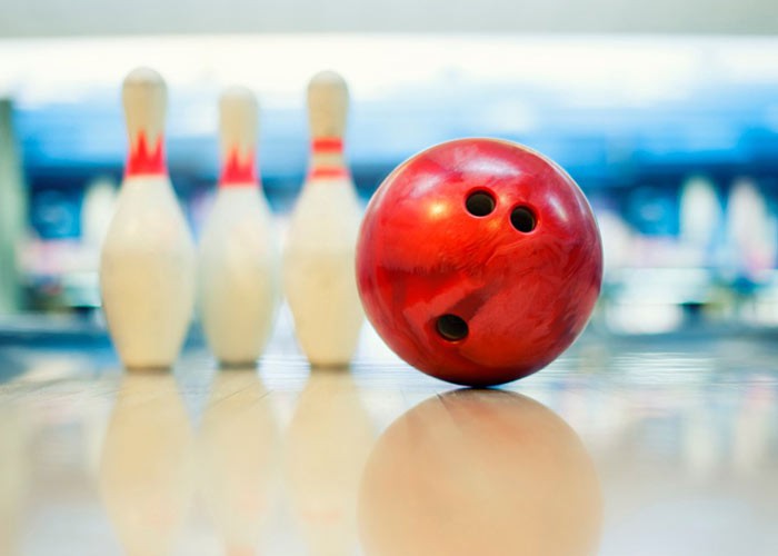 Bowling : ..  et  ( Resto .)