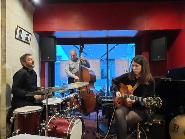 LIZZY BOURBON QUARTET
