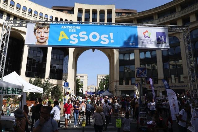 ANTIGONE DES ASSOCIATIONS stand 858