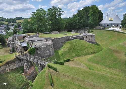 RUINES DU CHÂTEAU DE BLAINVILLE CREVON