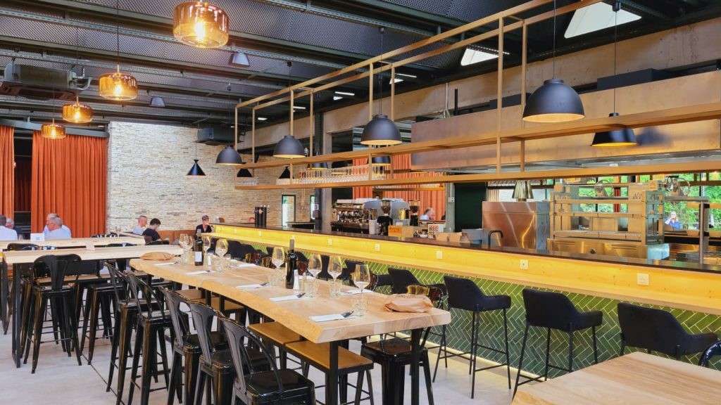 Bar restaurant musical