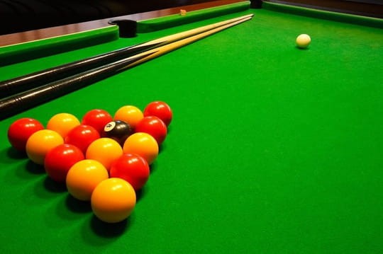 Jouer  aux billards le samedi après midi
