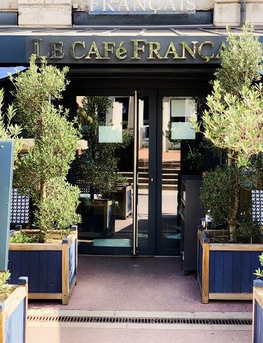 Accueil des nouveaux au café français