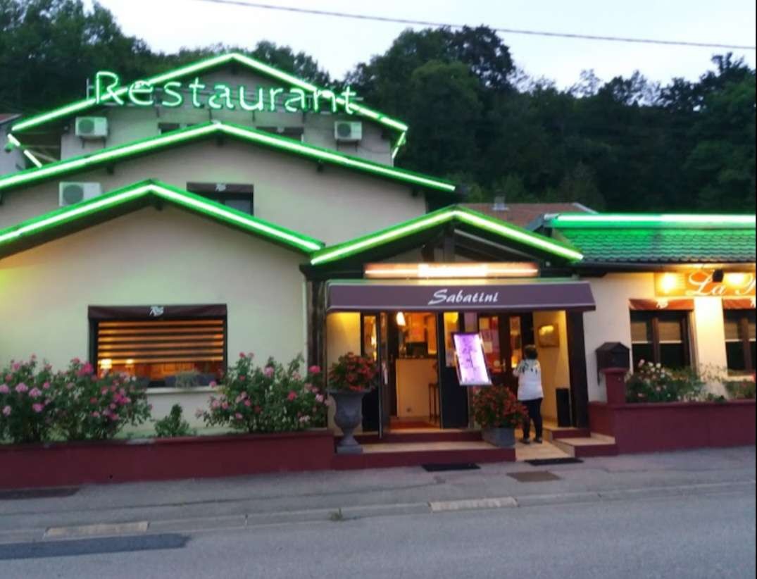 Restaurant dancing