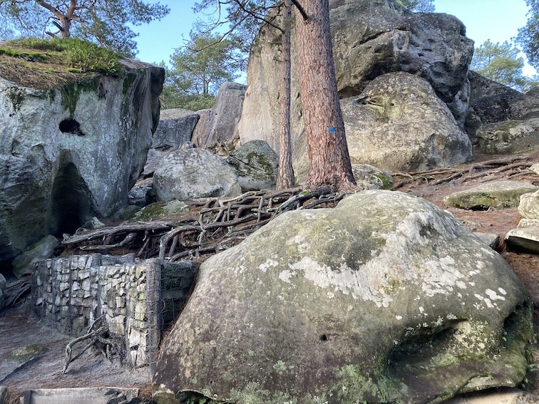 Balade ludique dans les rochers
