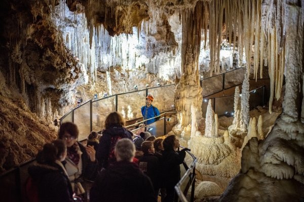 Saint-Guilhem-le-Désert et grotte de Clamouse