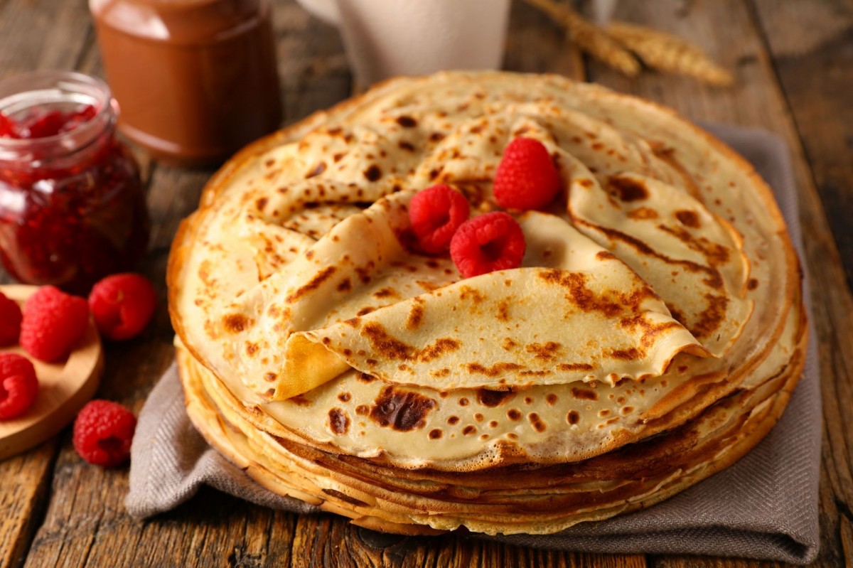 Mensuelle sur le thème Crêpes Maison et Tombola.