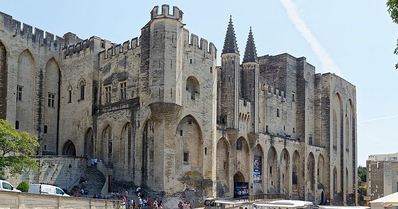 AVIGNON avec visite du palais des papes