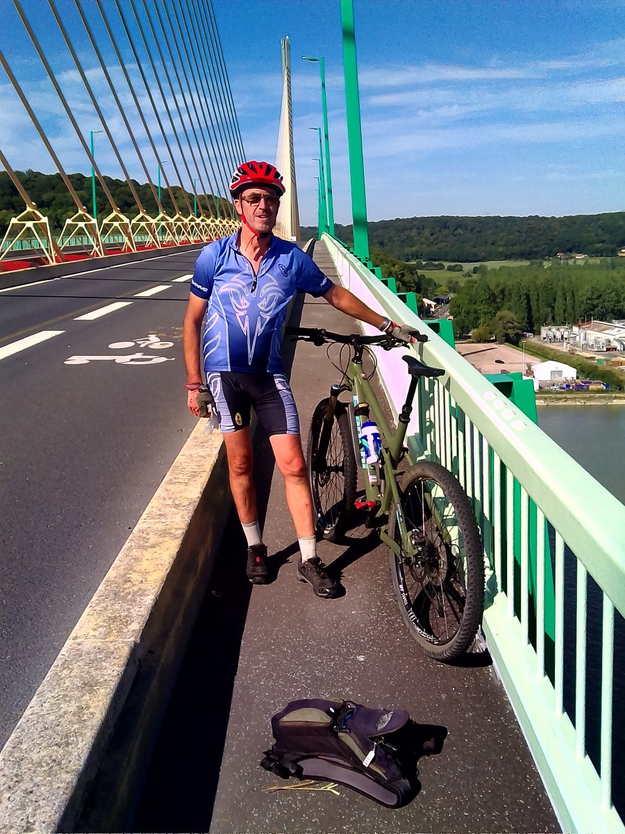Fête du vélo à Pose autrour du lac