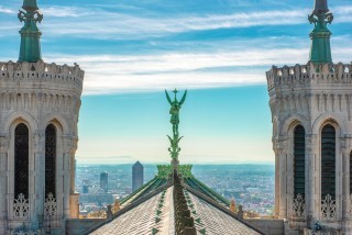 Visite guide  des toits de la Basilique  de  Fourvire