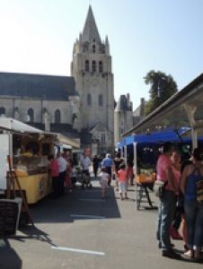 Marché de meung sur Loire et café à 