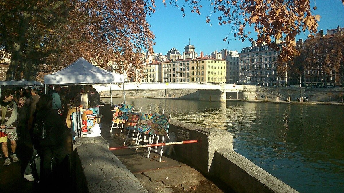WE VISITE DE LYON - MARCHE DE LA CREATION