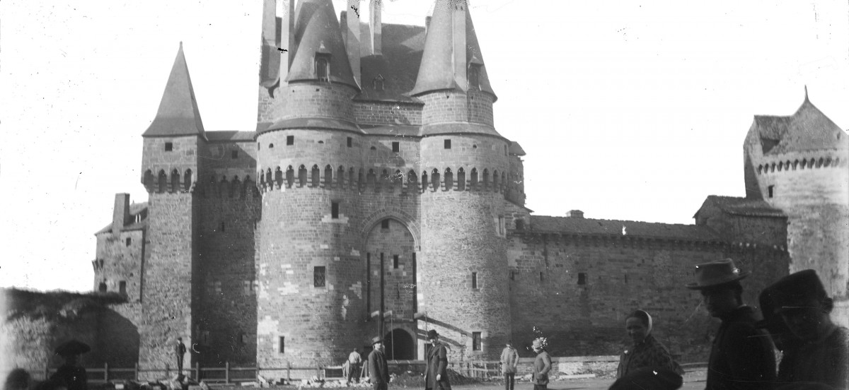 Petite virée à Vitré et jeu dans le château