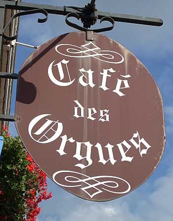 Repas et danse au café des orgues à Herzeele