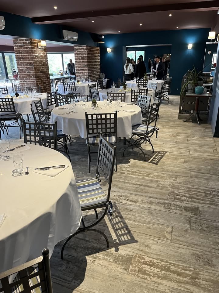 Repas dansant (ESCALE PORT ARTHUR) SAINT HILAIRE ST MESMIN