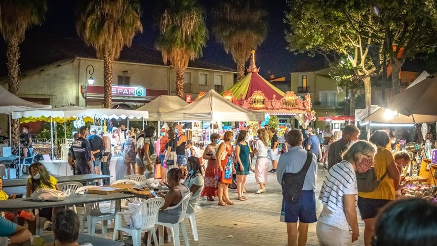 Marché nocturne de Sommières.