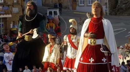 Petite Histoire De Géants La légende deLydéric et Phinaert