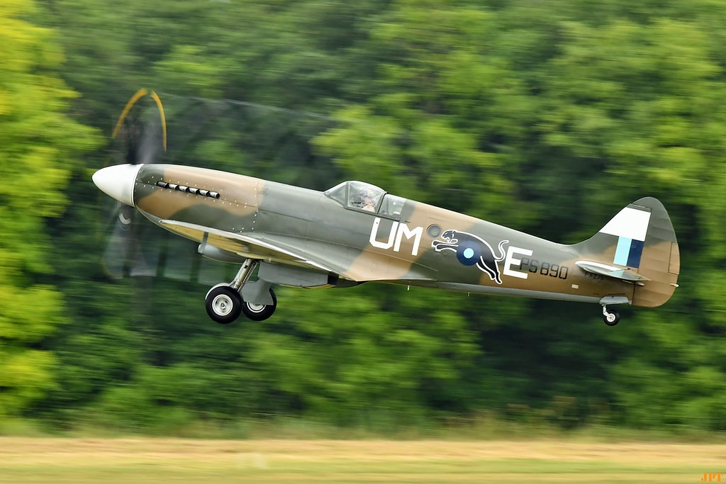 Visite du musée SALIS aviation CERNY