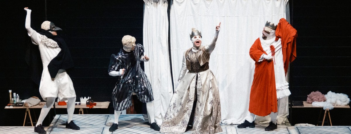 Théâtre de rue : Molière et ses masques