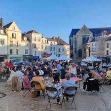 Jeudi de juin place du Grand-Martroy