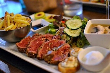 Retrouvailles mensuelles et soirée resto
