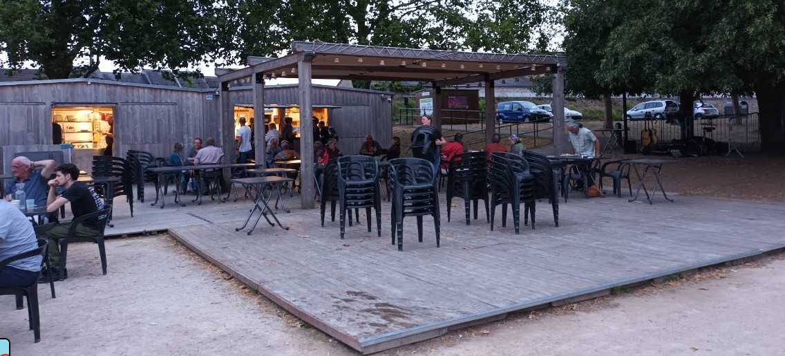 Prendre un verre à la guinguette