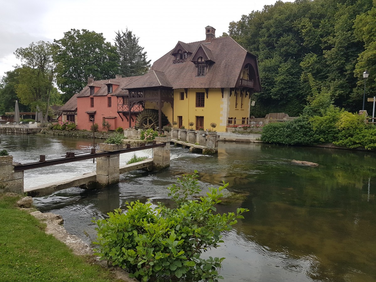 Pique nique au Moulin de Fourges et balade