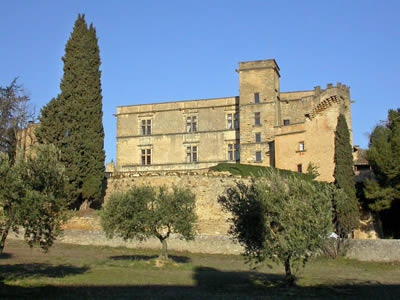 LOURMARIN ET LA LAVANDE EN FLEURS